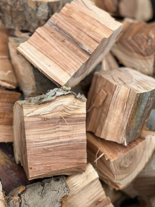 Applewood BBQ Wood Chunks for Cooking, BBQ, Pizza Oven and Grilling.